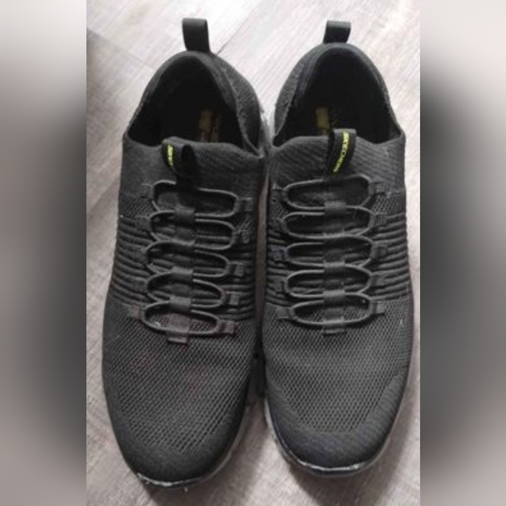 Sketchers Slip on Sneakers